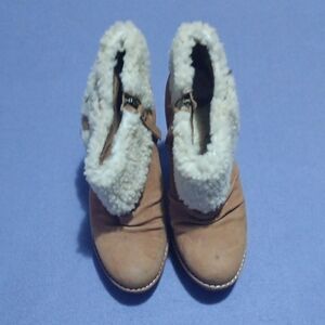 UGG Brown Shearling Winter Boots